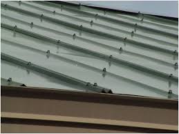 Steel roofing installer